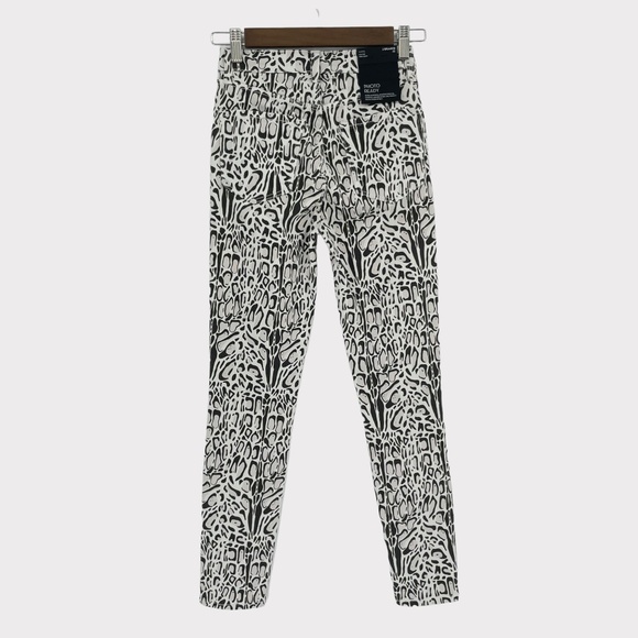 J Brand Alana High Rise Crop Skinny Jeans in Clouded Leopard - Picture 3 of 14